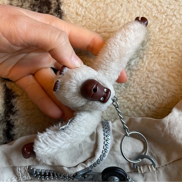 Kipling Cream Messenger Bag - Picture 9 of 10